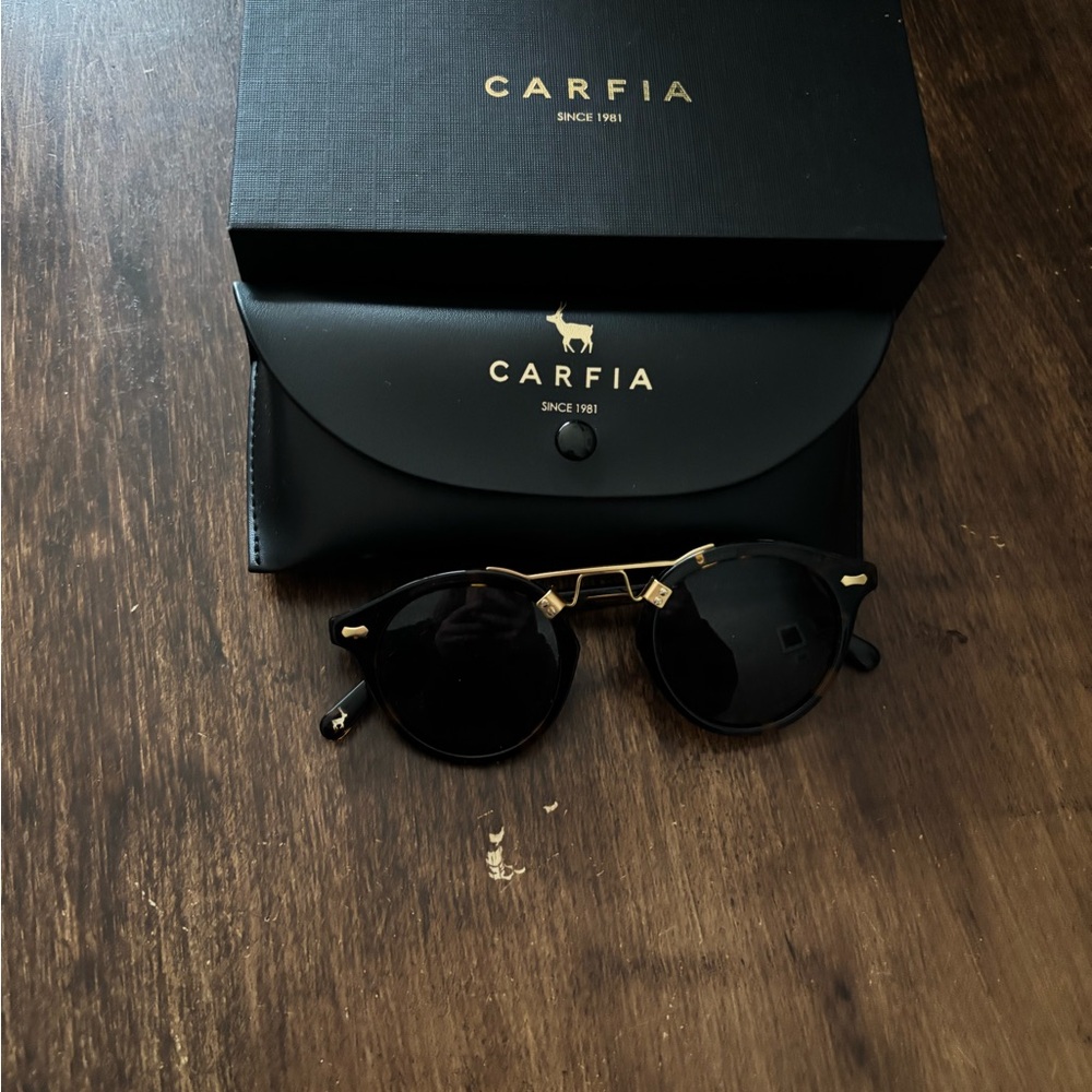 Black & Gold Round Sunglasses